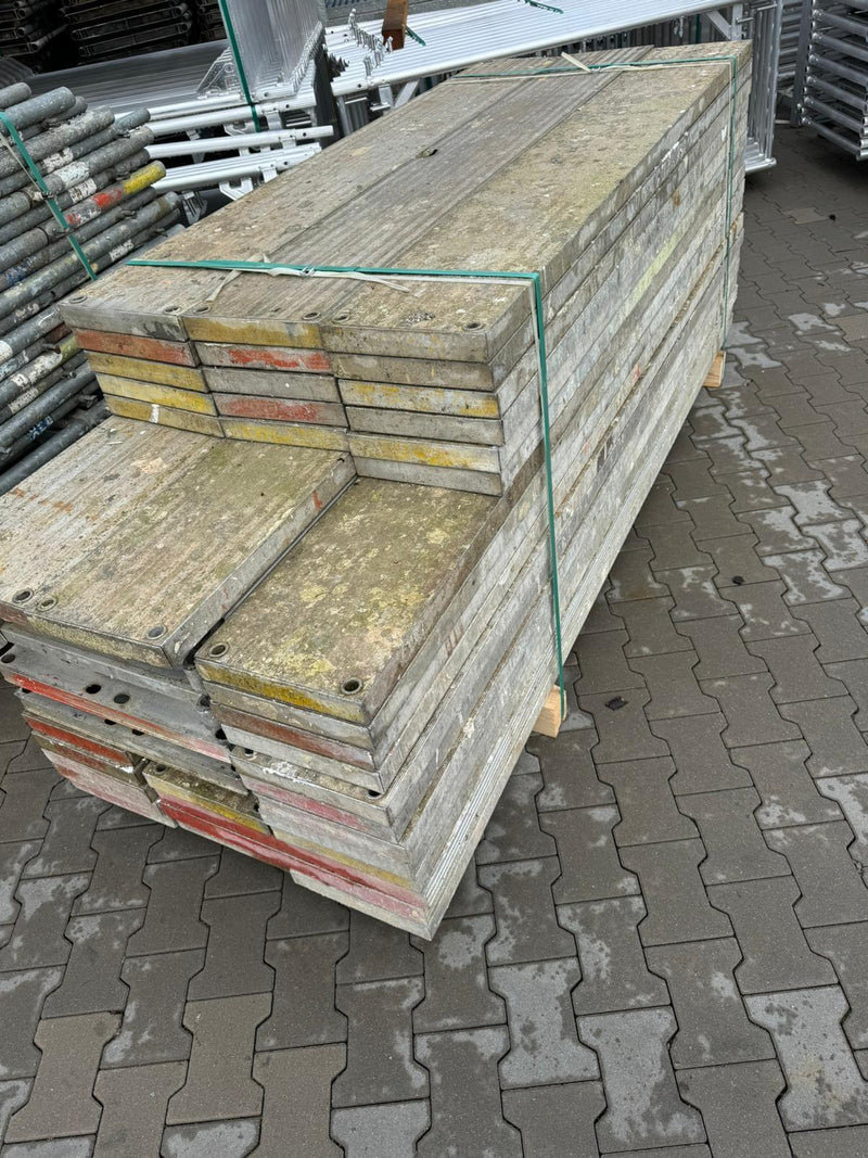 Belagbohle aus Aluminium mit Alu-Kopfstück 300x29cm, gebraucht Aluboden - Alubelag MyScuff