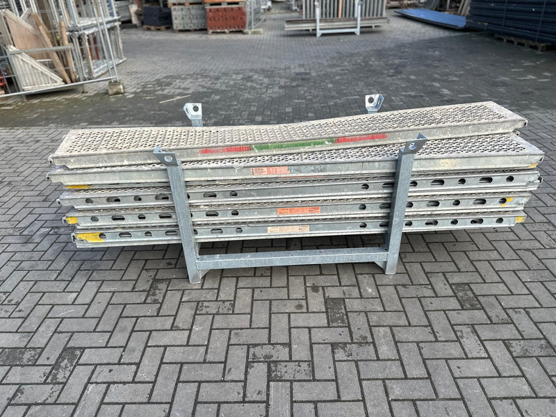 Gebrauchte Gerüstböden kaufen – Defekte Layher Stahlböden 257cm Stahlboden MyScuff