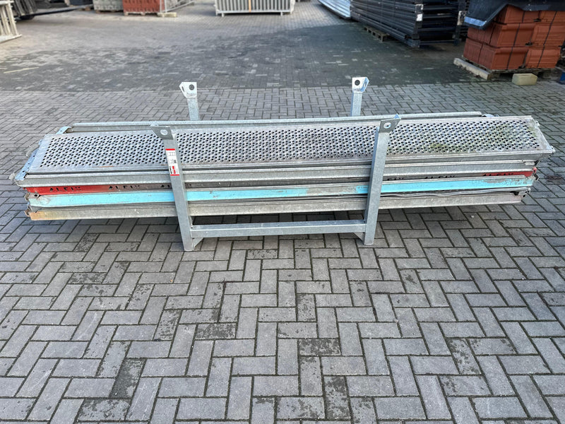 Gebrauchte Gerüstböden kaufen – Defekte Layher Stahlböden 307cm Stahlboden MyScuff