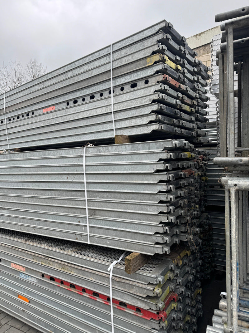 Layher / Altrad / MJ Uni Connect Gebraucht Dachfanggerüst Stahlgerüst 79,82m² Gerüst-Set MyScuff