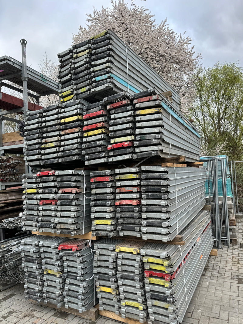 Layher / Altrad / MJ Uni Connect U-Stahlboden T4, 0,32 m breit 307cm - gebraucht Stahlboden MyScuff