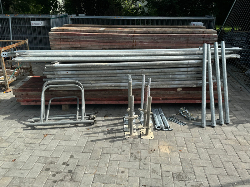 Rux Super 65 Gebraucht Gerüst Fassadengerüst Stahl 67,5m² | 15x4m Gerüst-Set MyScuff