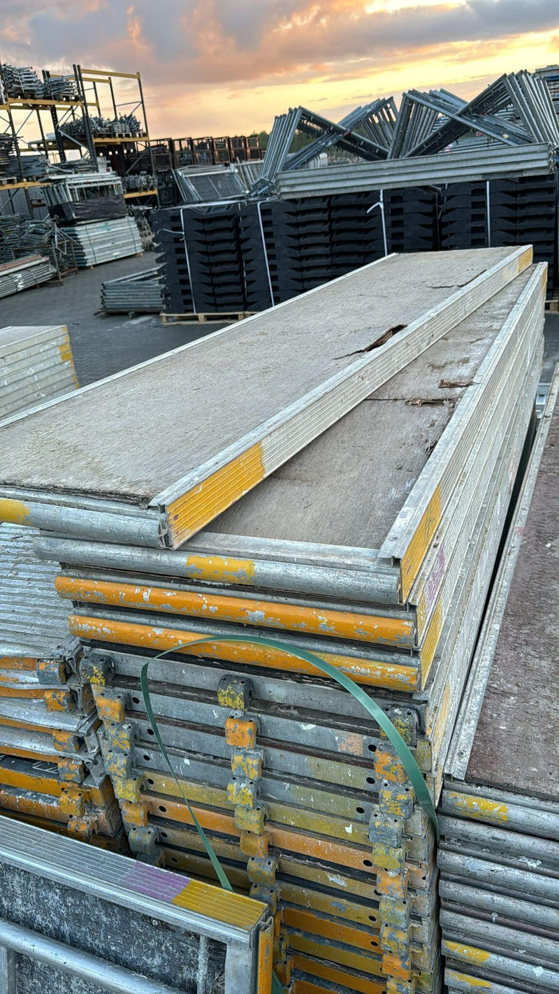 U-Robustboden, 0,61 m breit 2,57m Breite Layher / MJ UC / Assco -Defekt Aluboden - Sperrholzbelag MyScuff