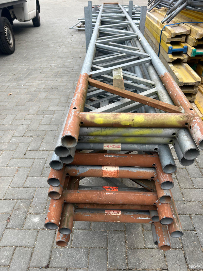 6,32m Stahl-Systemgitterträger 450 LW, 45 cm hoch von Layher - gebraucht - Gitterträger MyScuff