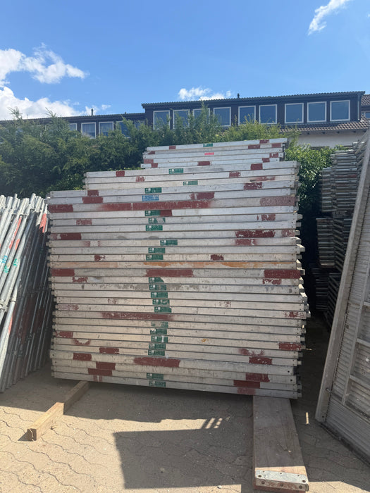 Alu-Durchstieg mit Leiter und Klappe - Aluminiumbelag 250x63cm - (G) Au-Durchstieg Scaff24 