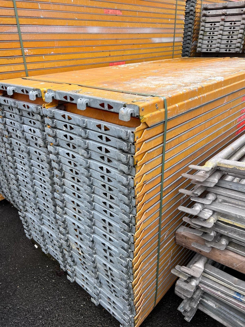 Layher / Altrad / MJ Uni Connect Gebraucht Fassadengerüst Alugerüst 80,96m² Gerüst-Set MyScuff 