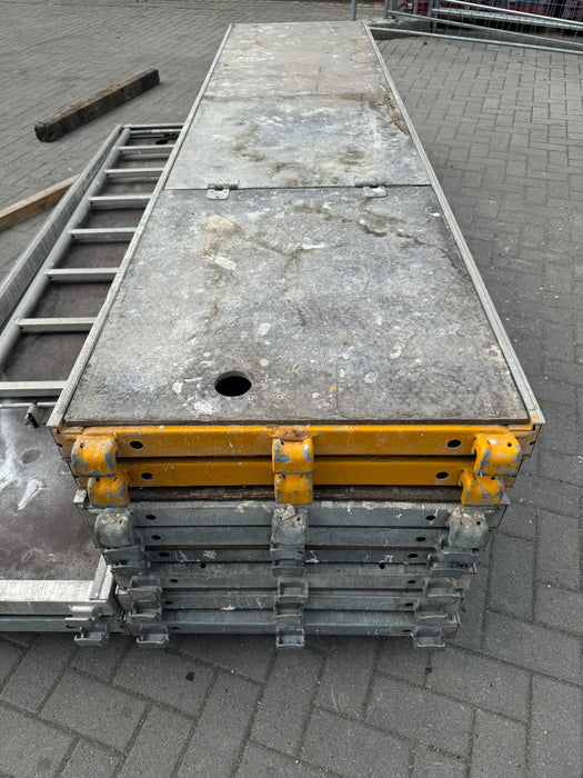 Layher/Alfix/Assco/MJ U-Robust-Durchstieg, 2,57m x 0,61m, mit Etagenleiter - Defekt Leitergang MyScuff 