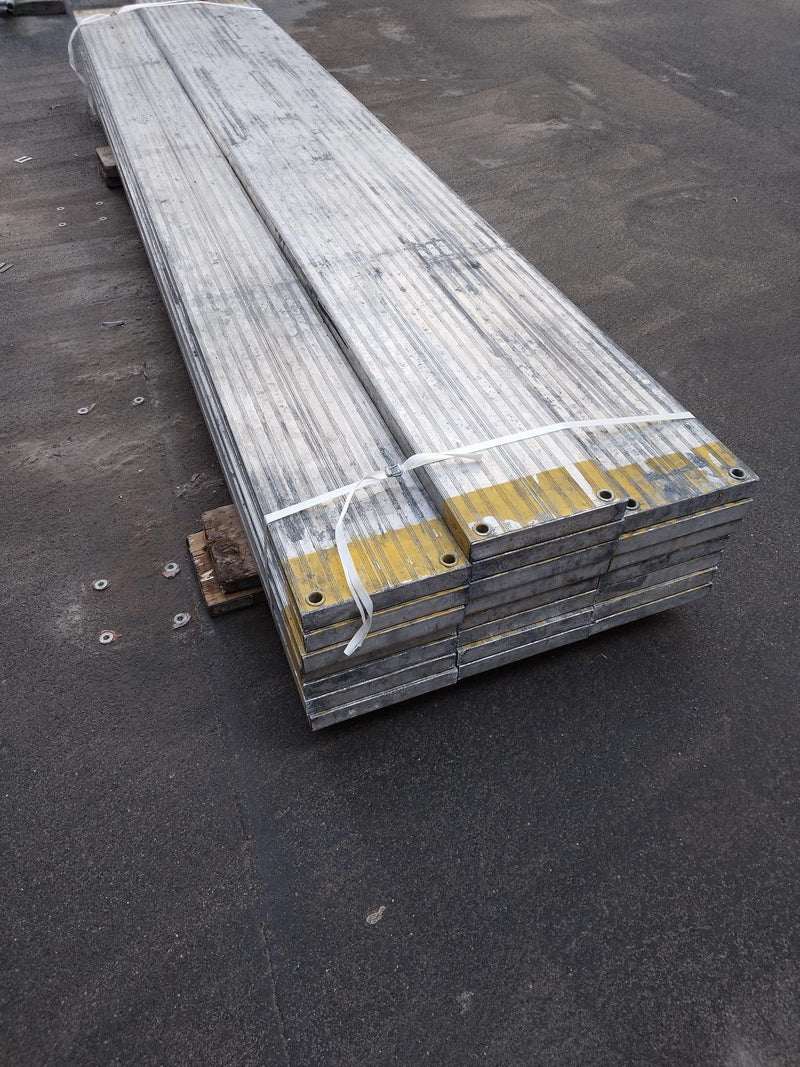 Belagbohle aus Aluminium mit Alu-Kopfstück 400x29cm Rux - gebraucht - Aluboden - Alubleag MyScuff 